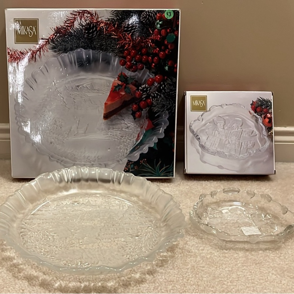 Set of 2 Mikasa Serving Platters - Winter dreams and Carolers